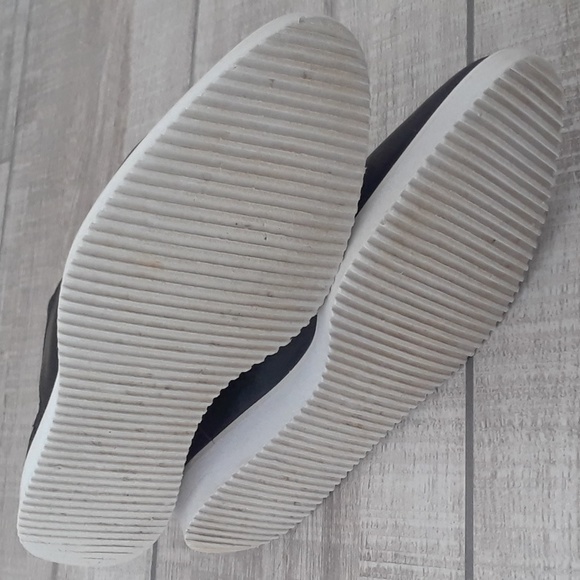 EVERLANE STREET ANKLE BOOTIE.. - Picture 7 of 9